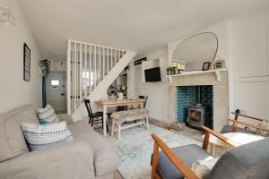 Farthing Cottage 2 South View