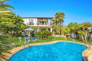 Villa Nautilus by Villa Plus