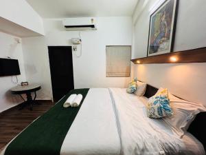 Casa Europe 6BHK With Pool & 5 mins Beach