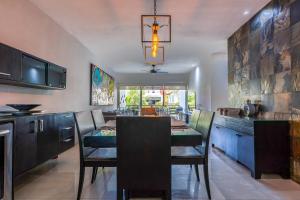 The Amber Getaway at Sabbia D403