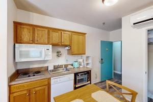 The Pointe - Serenity Shores - 3204