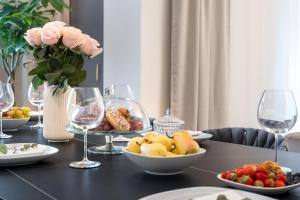 Spectacular Terrace Sunny 5BR 3BA - Top Location