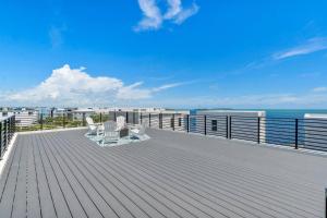 Stylish Oceanview Getaway w Pool Hot Tub