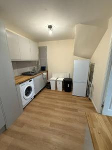 3 bed house by mustang escapes