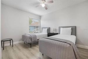 3BR Condo Near Disney, with Clubhouse, Pool and Gym