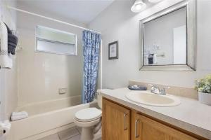 3BR Condo Near Disney, with Clubhouse, Pool and Gym