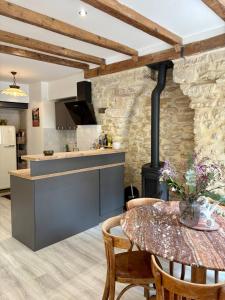 Maisons de vacances Charming Provencal Retreat with a Lush Private Courtyard : photos des chambres