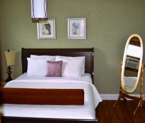 The StayTogether 6 Beds Sleeps 10