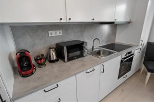 Airport White Hideway & Parking