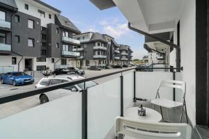 Airport White Hideway & Parking