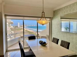 FRENTE AL MAR A PIE DE PLAYA CON ALBERCA yJACUZZY