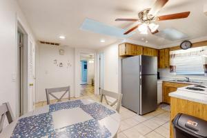 Garcia Getaway 2 Bed 2 Bath Small Family Pool Home