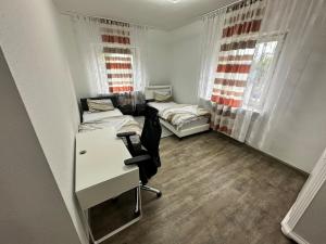 Double room and shared bathroom