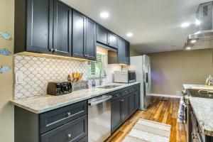 Lakefront Home with Hot Tub and Dock in Orlando!