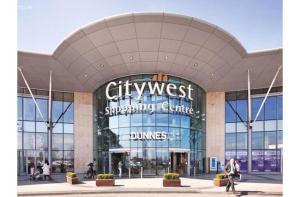 Double Room close to tramline