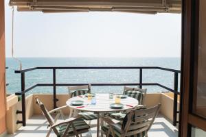 Fronte mare con parcheggio!