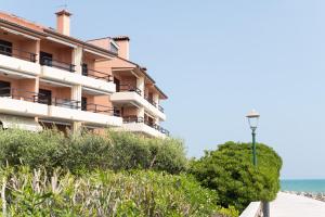 Fronte mare con parcheggio!