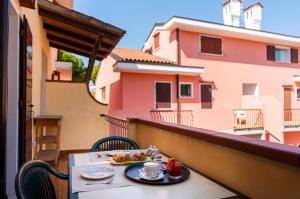 Appartamento ariete piscina e parcheggio