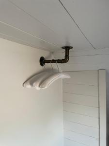 Chic Seaside Cottage with Sunny Garden and BBQ, Close to Beach and High Street