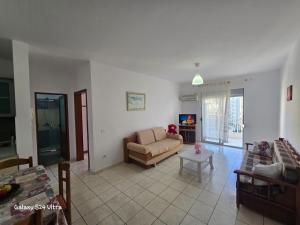 Seaside Apartment partial seaview