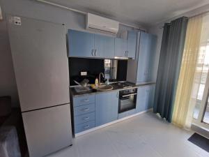 Inception by the sea