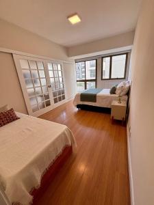 Encantador Ap em frente à Praia da Barra-SunsetDrive