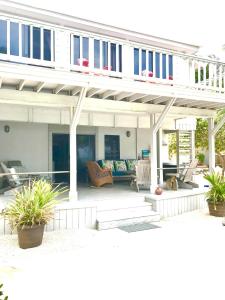 Private 4 BR Oceanfront Beach House with Pool