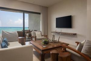 Tankah Beach 3BR Apartmen, Ocean Views, plus Concierge