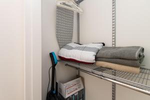 Walk to Santa Monica Beach Pier Boardwalk Venice