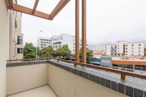 Walk to Santa Monica Beach Pier Boardwalk Venice