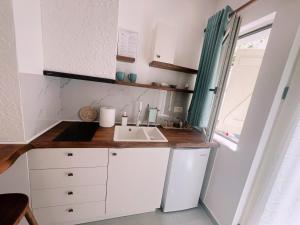 Leas rooms Santorini, Dhermi 006