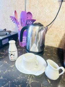 Urban Affordable Private City Room- Amazing View, Fast WiFi & Walkable Location