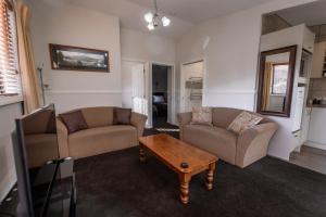 Alpine Springs Motel