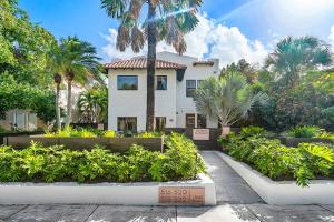 Hacienda Flamingo Unit 4 - Chic 2BR Retreat Near Shops and Restaurants