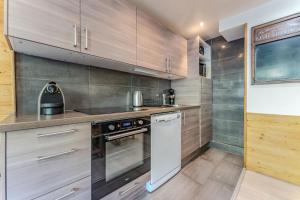 Contemporary 3BR-2BA Apartment - Perfect for 8, Val Thorens Center