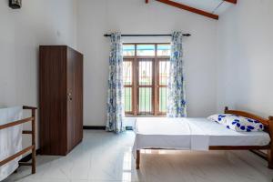 Palmstone House- Entire 3Bed Home with AC and Parking