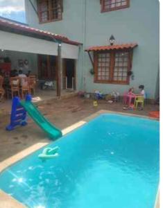 4 qtos, pisc aquec, jacuzzi, centro bichinho