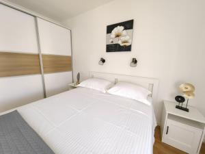 Nearby beach & palace apartment