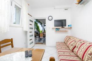 Apartments by the sea Poljica, Trogir - 21178