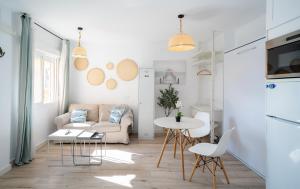 Oceanview, beachfront 15 min from Malaga downtown