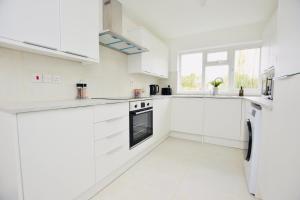 Spacious Central Oxford Detached Home
