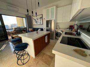 Coastal Chic at Misiones Arch & Sea View