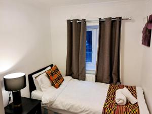 Modern & Spacious - Walk to London ExCEL- Parking