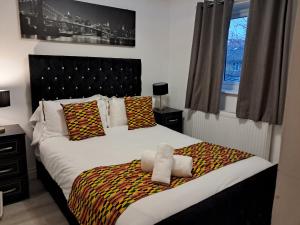 Modern & Spacious - Walk to London ExCEL- Parking