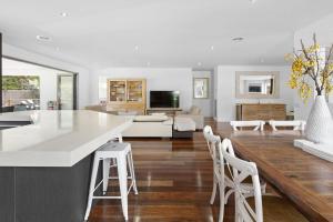 Peninsula Alfresco Beach Retreat