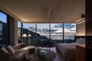 Ningbo Backlighting Village Hotel 4-Star Hotel suite