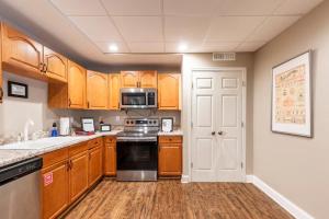 Cozy Country Poolside Getaway, 2BR, Near ATL