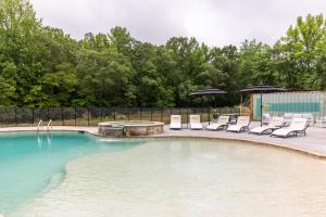 Cozy Country Poolside Getaway, 2BR, Near ATL