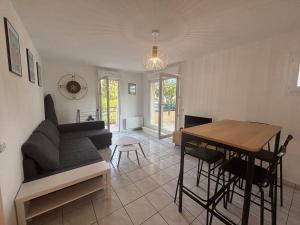 Appartements T3 calme et securise avec terrasse - FR-1-239-1141 : photos des chambres