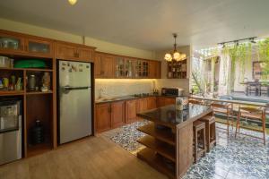 Vila Pribadi di Klaten - 3 Kamar Tidur - Pendopo & Dapur